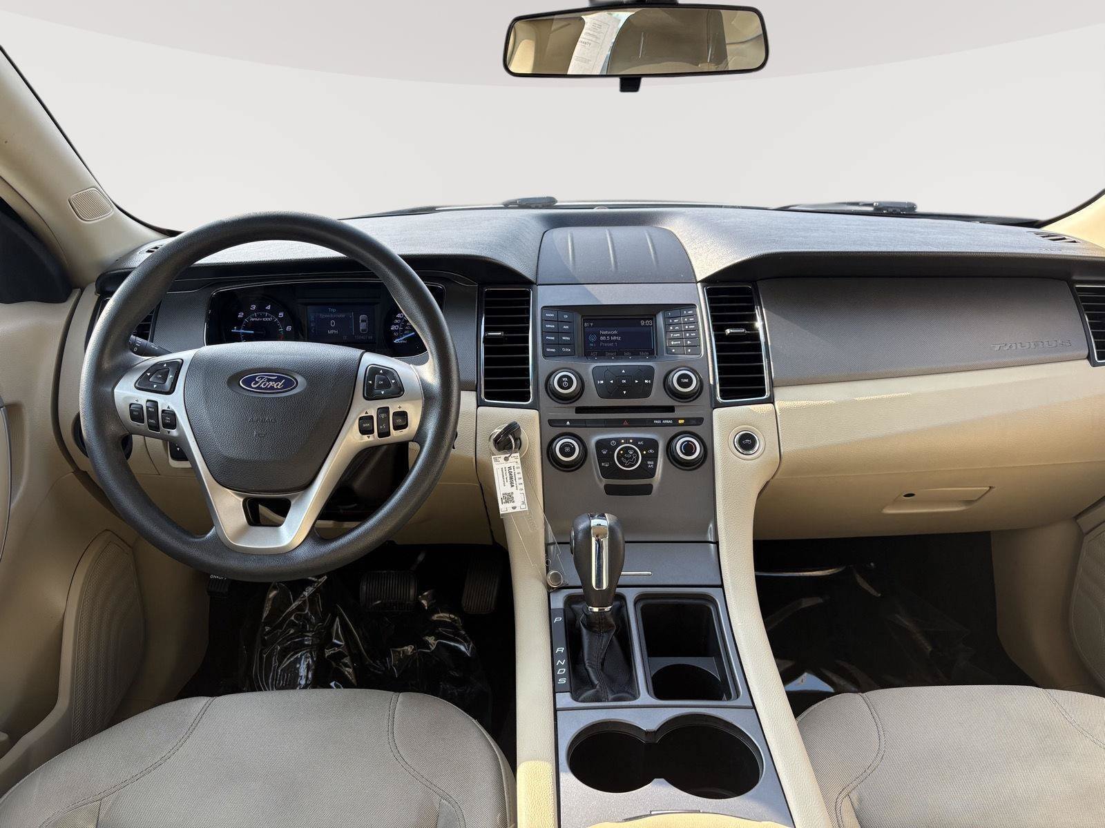 Used 2018 Ford Taurus SE FWD image 21