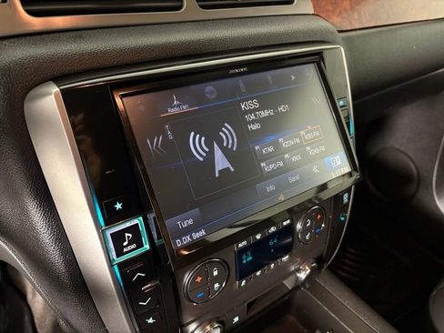 Used 2011 GMC Yukon SLE image 24