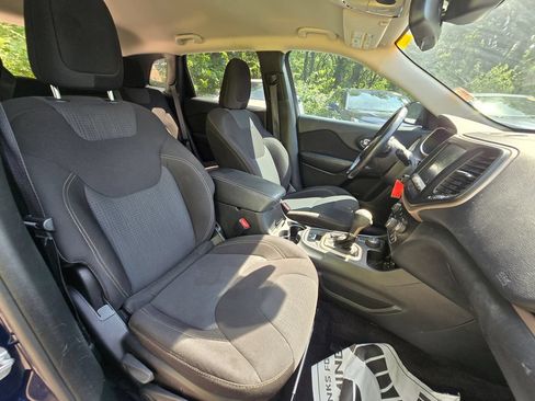Used 2016 Jeep Cherokee Latitude AWD/4WD image 18