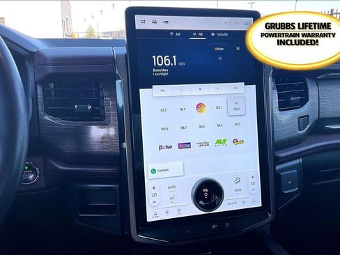 Used 2022 Ford Expedition Limited image 9