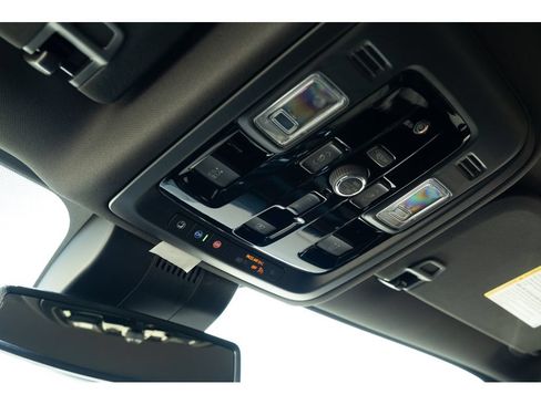 New 2026 GMC Yukon Denali w/ Sun & Power Step Package AWD/4WD image 31