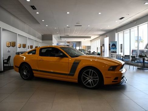 Used 2013 Ford Mustang Boss 302 RWD image 2