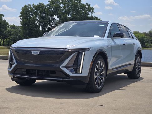 New 2025 Cadillac Lyriq Sport image 2