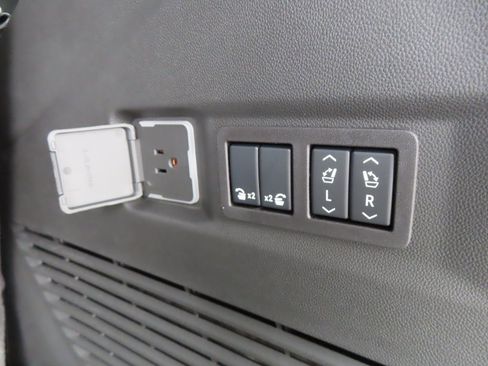 New 2026 Chevrolet Tahoe High Country image 22