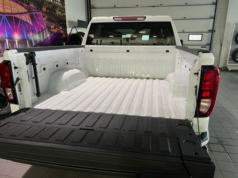 Used 2024 GMC Sierra 1500 Elevation image 8