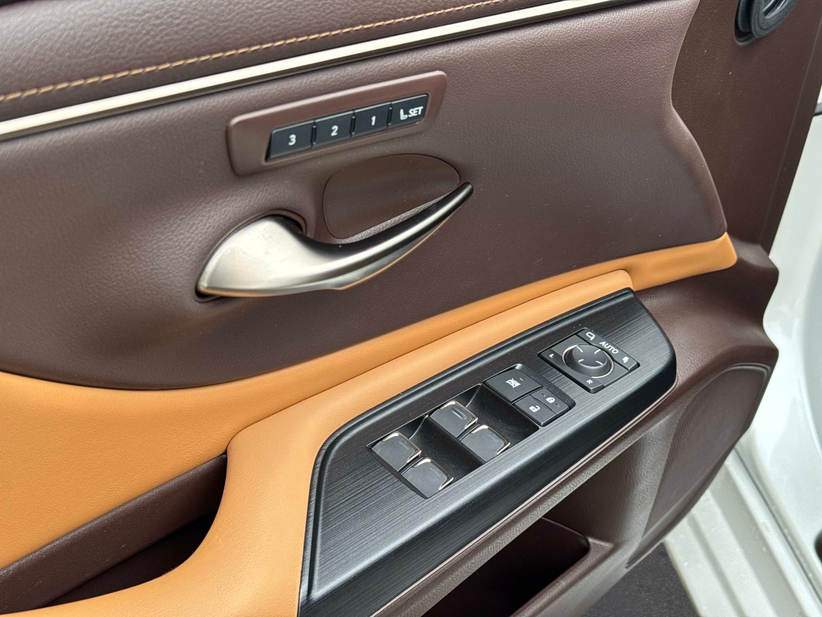 Used 2021 Lexus ES 350 w/ Premium Package FWD image 18