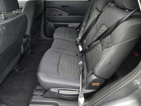 Used 2025 Nissan Pathfinder SV FWD image 12