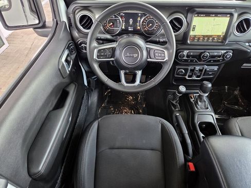 Used 2023 Jeep Gladiator Overland AWD/4WD image 16