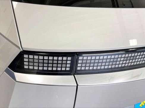Used 2023 Hyundai Ioniq 5 Limited AWD/4WD image 34
