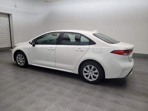 Used 2022 Toyota Corolla LE FWD image 3