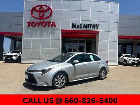 Used 2022 Toyota Corolla LE FWD image 1
