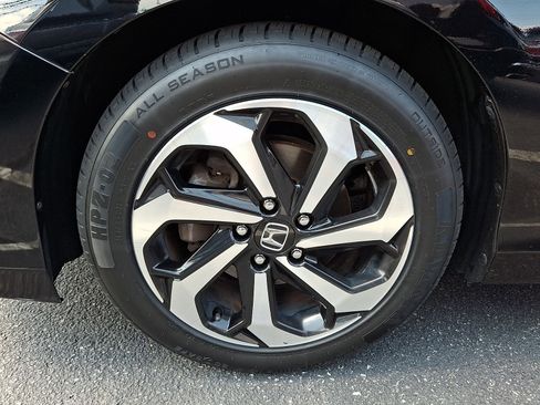 Certified 2017 Honda Accord EX-L image 8