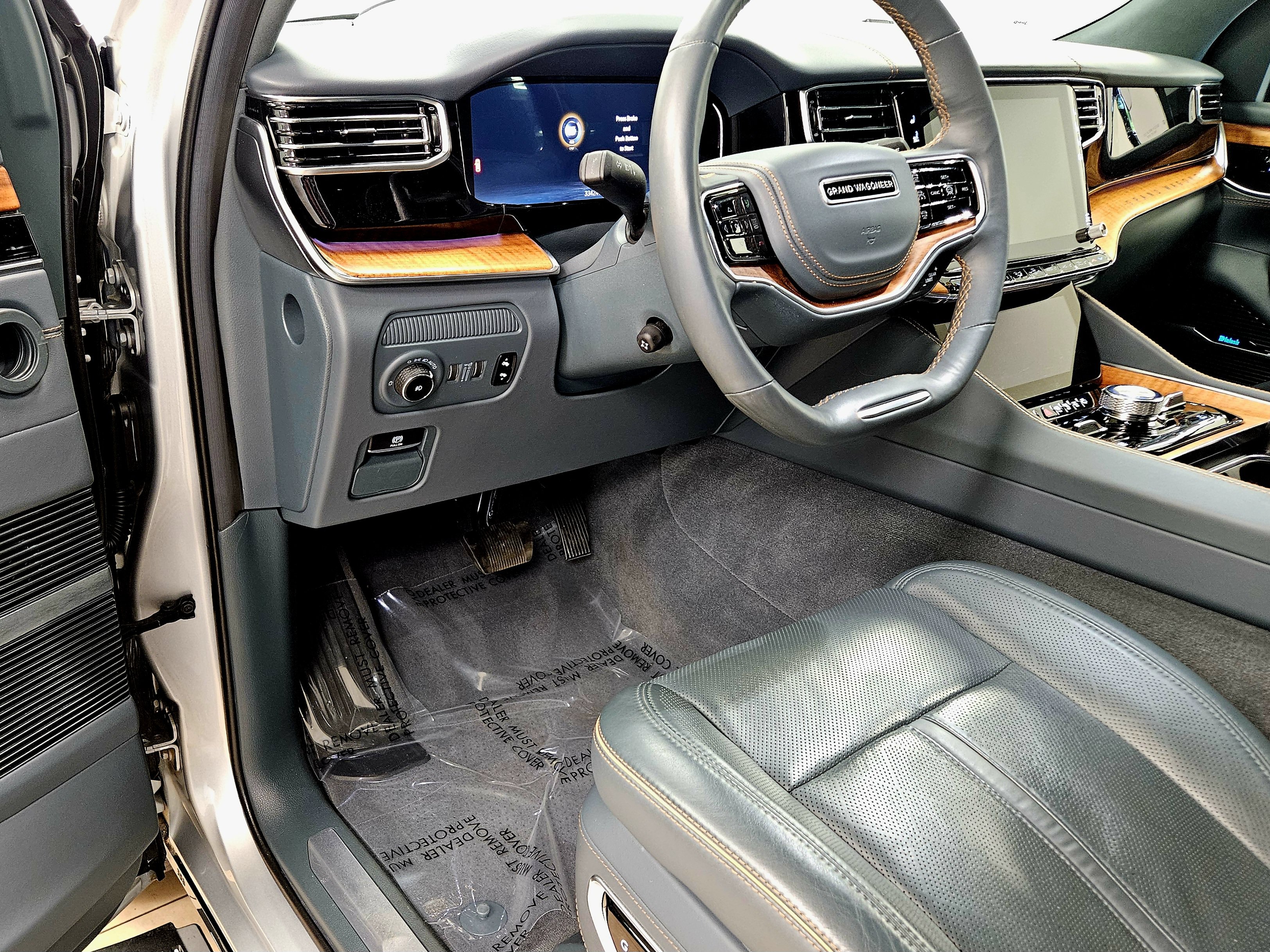 Used 2022 Jeep Grand Wagoneer Series II w/ Convenience Group III AWD/4WD image 45