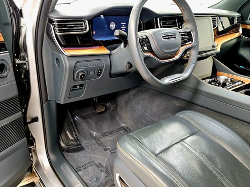Used 2022 Jeep Grand Wagoneer Series II w/ Convenience Group III AWD/4WD image 45