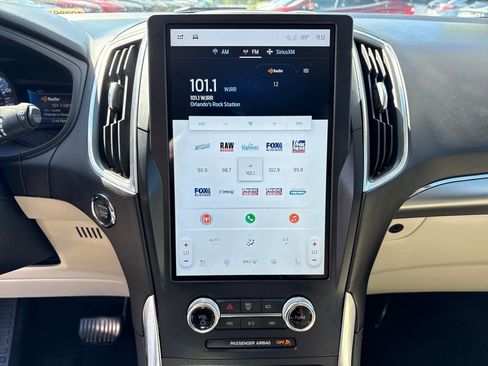 Certified 2024 Ford Edge Titanium image 22