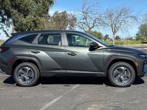 New 2026 Hyundai Tucson Blue SE image 3