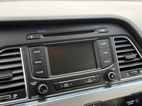 Used 2016 Hyundai Sonata SE image 4