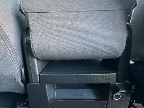 Used 2018 Chevrolet Silverado 1500 LT w/ All Star Edition AWD/4WD image 41