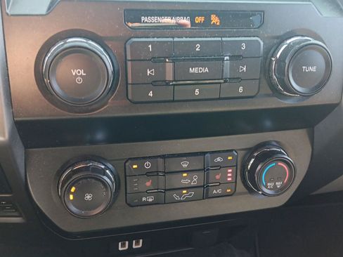 Used 2019 Ford F150 XLT w/ Equipment Group 302A Luxury AWD/4WD image 16
