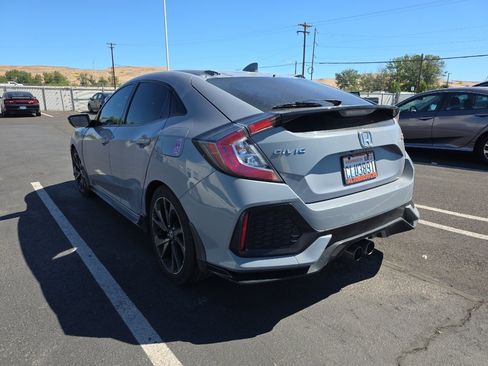 Used 2018 Honda Civic Sport Touring image 4