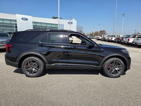 New 2026 Ford Explorer ST-Line w/ ST-Line Street Pack image 15