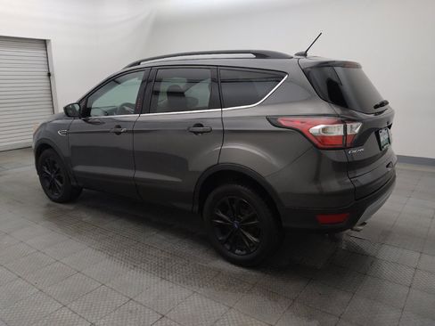 Used 2018 Ford Escape SE FWD image 3