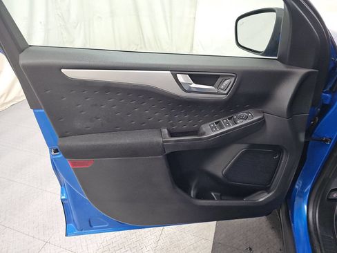 Used 2020 Ford Escape SE image 13