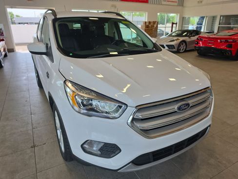 Used 2018 Ford Escape SEL FWD image 4