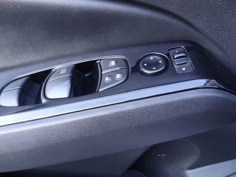 Used 2023 Nissan Altima 2.5 SV FWD image 14