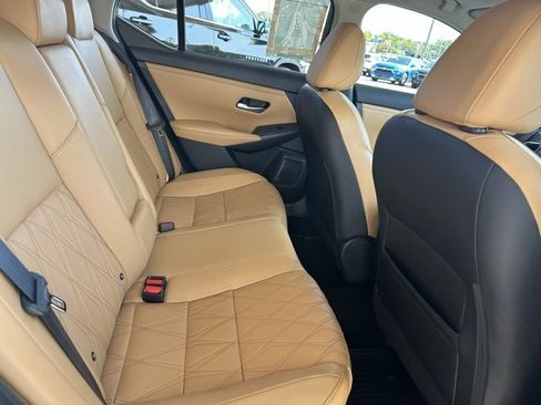 Used 2022 Nissan Sentra SV w/ SV Premium Package image 19