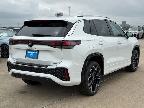 New 2026 Volkswagen Tiguan SEL R-Line AWD/4WD image 9
