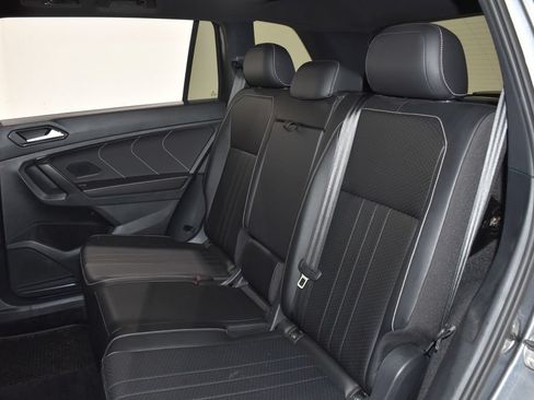 Used 2022 Volkswagen Tiguan SE R-Line AWD/4WD image 30