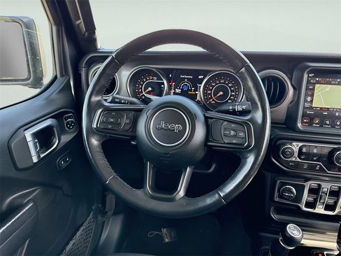 Used 2022 Jeep Gladiator Willys image 13