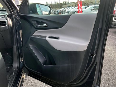 Used 2022 Chevrolet Equinox LS w/ LS Convenience Package image 20