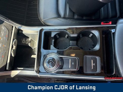 Used 2020 Ford Edge SEL w/ Cold Weather Package AWD/4WD image 30