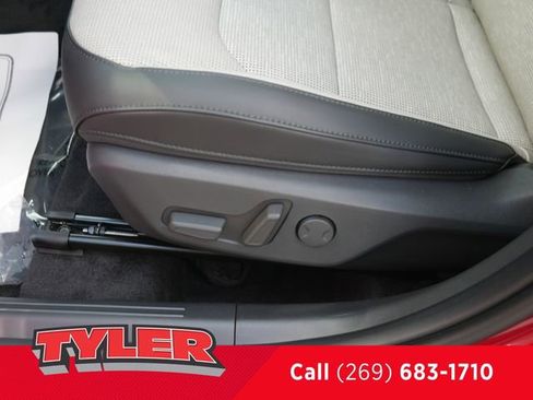 Used 2025 Kia Niro SX image 24