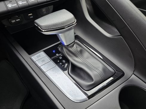 Certified 2024 Hyundai Elantra SEL FWD image 26