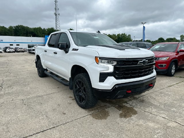 Used 2024 Chevrolet Silverado 1500 LT Trail Boss w/ Convenience Package II AWD/4WD image 11