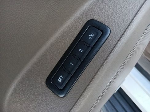 Used 2018 Chevrolet Suburban LT AWD/4WD image 14