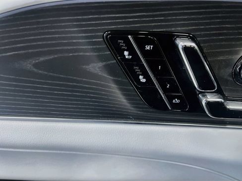 Used 2025 Cadillac Lyriq Sport AWD/4WD image 32