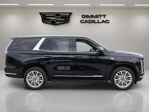 Certified 2025 Cadillac Escalade Premium Luxury AWD/4WD image 4