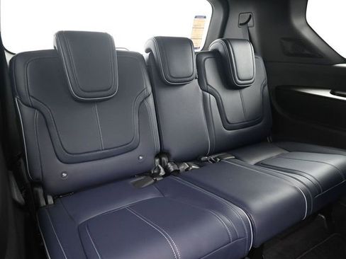 New 2026 INFINITI QX80 4WD w/ Sport Exterior Package image 37