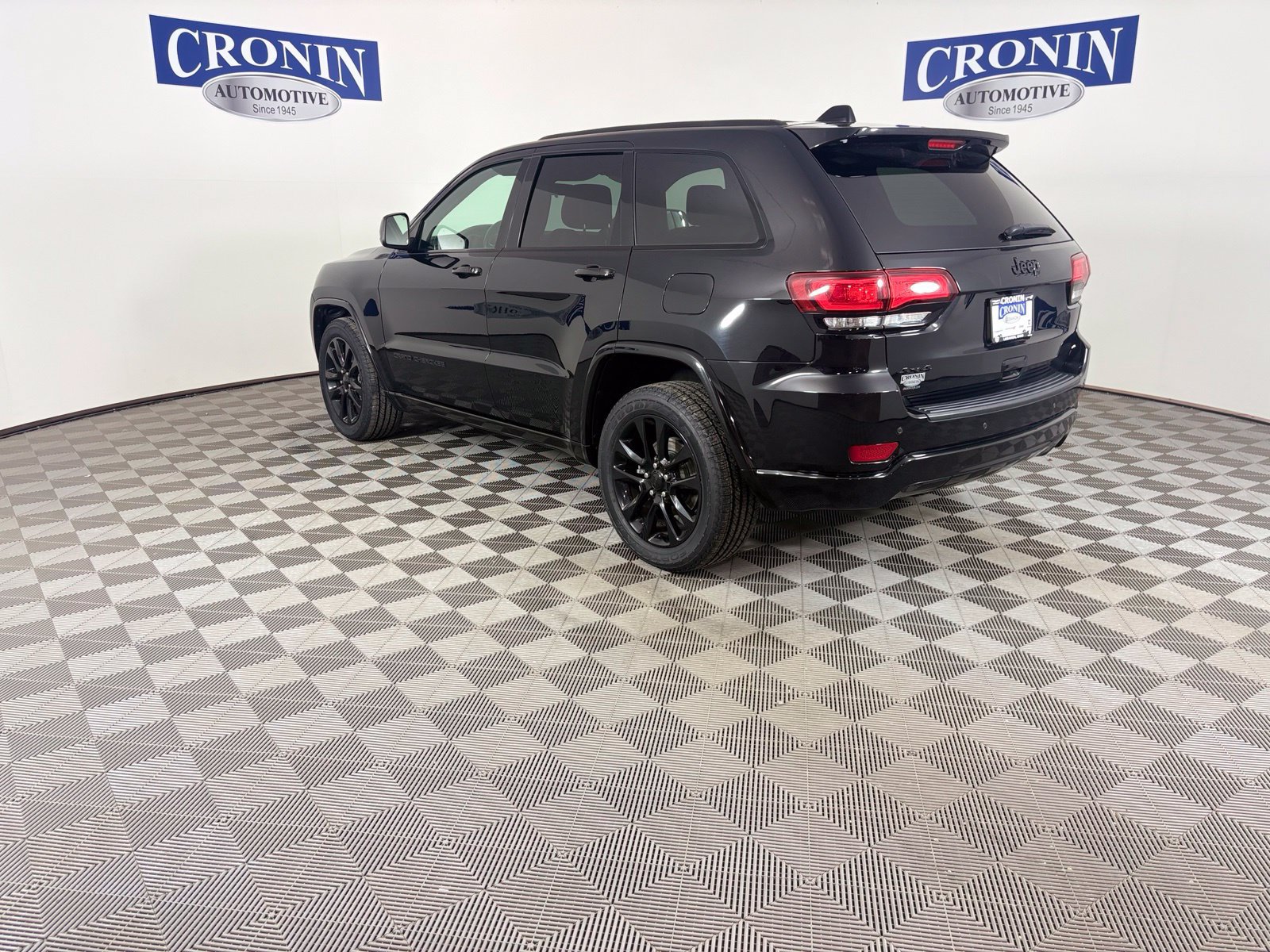 Used 2021 Jeep Grand Cherokee Laredo X AWD/4WD image 31