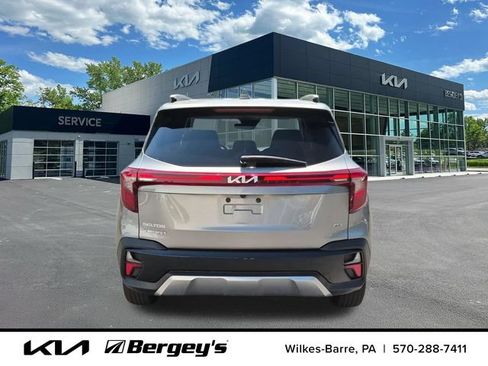 Certified 2024 Kia Seltos EX AWD/4WD image 9