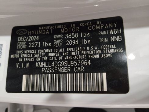 Used 2025 Hyundai Elantra SE FWD image 33