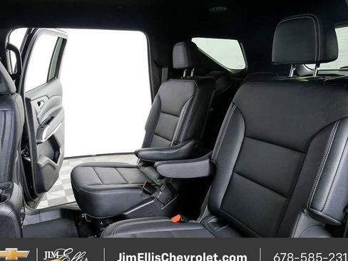 Certified 2025 Chevrolet Traverse LT FWD image 20