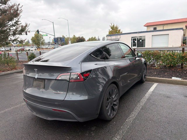 Used 2023 Tesla Model Y Performance AWD/4WD image 10