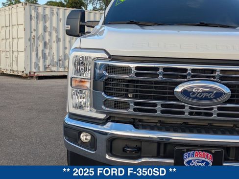 Used 2025 Ford F350 XL w/ XL Chrome Package image 9