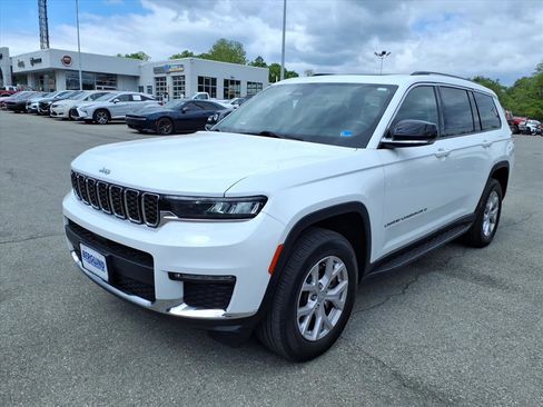Used 2022 Jeep Grand Cherokee L Limited AWD/4WD image 8