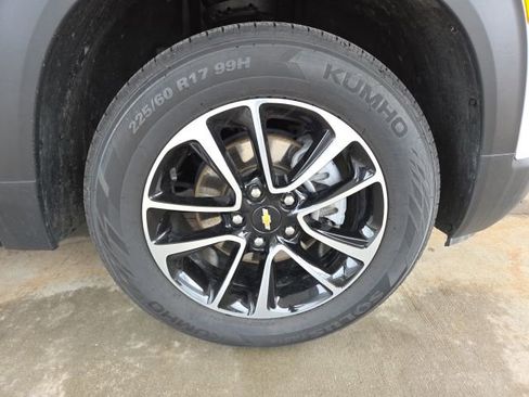 Used 2025 Chevrolet TrailBlazer LT AWD/4WD image 62